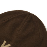 BASIC LOGO SHORT BEANIE [BROWN]