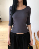Stay U-Neck Three Quarter T-Shirt