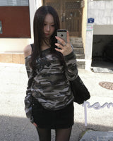 カモオフショルダーTシャツ