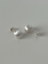 コットンボールピアス (シルバー) *1PCS
