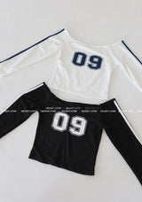 09トラックオフショルダーTシャツ