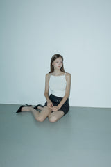 Square neck sleeveless_white