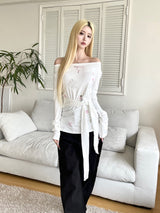 1451. Rabbit off-sholder strap T