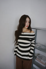 Star Stripe Off-Shoulder Long Sleeve Knitwear