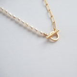 パールTバーゴールドトーンネックレス