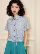 Short-sleeved shirt with lace drawstring and colorful ink print