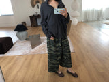 CAMO BAGGY CROPPED SWEAT PANTS
