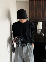 Minimal short brim bucket hat