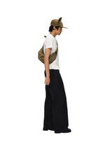 6CRAYON ホワイトボックスフィットTシャツ オフネック フロックプリント（black logo）