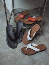 Soft leather flip-flops
