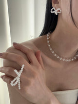 Pearl ribbon ring