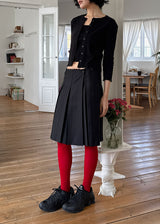 BUTTON MIDI PLEATS SKIRT