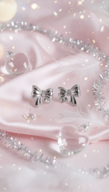 [ILLIT ウォンヒ Piercing] パフィーリボンピアス - Silver Color