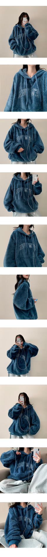 Rugle lettering fur embroidered hoodie