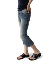 Vintage Capri Denim Pants (low-rise)