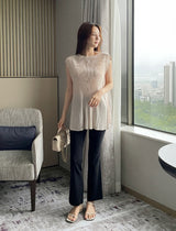 Loel Cut Line Pleated Cap Sleeve Blouse