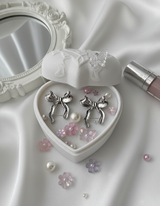[ILLIT イロハ, NMIXX へウォン Piercing] バレリーナリボンピアス - Silver
