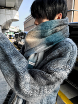 Two-tone brush round knitwear