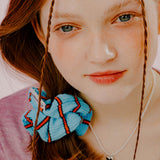 STRIPE KNIT SCRUNCHIE (SKY BLUE)