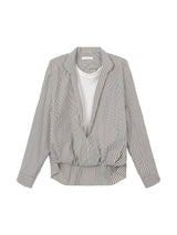 Stripe collared shirt layered T-shirt
