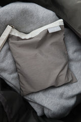 flat pouch (cream grey)