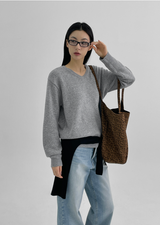 [MADE] Cashio Loose Fit V-neck Knit
