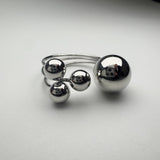 Big ball piercing ring