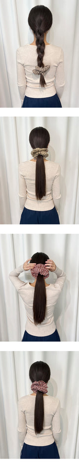 O Logo Check Scrunchie