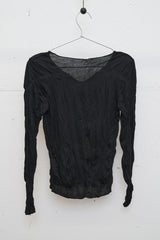 Crinkled V-Sleeve (Black)