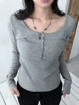 Loose button t