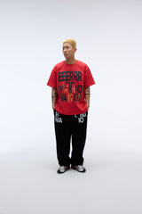 ウィークエンドウォリアーピーポーアートワークTシャツ (レッド)