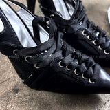 Sneakers point heels
