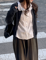 #フリルカラーストラップパフロングスリーブブラウス