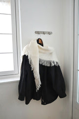 Fringe triangle shawl muffler