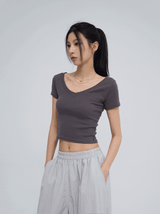 [U-BASIC] ソフトコットンVネッククロップドTシャツ