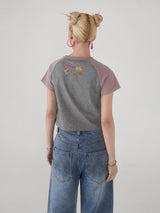 Short cotton printed T-shirt with retro patchwork color and raglan sleeves