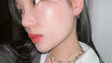 Silver ribbon one touch earring