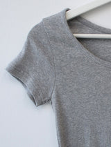UネックスリムTシャツ