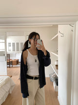 NEEDS SLEEVELESS (4C)