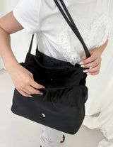 Frillish shoulder bag (black)