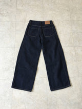 Curve stitch selvedge denim