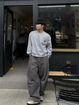 Double pocket patch cropped sweatshirt
