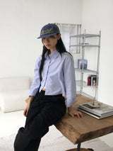 Aru バックオープニングボタンクロップドシャツ