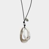 Forma Oval Necklace