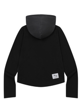 コントゥアアイレットポイントスリムフィットフードTシャツ
