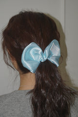 SATIN HEART SCRUNCHIE (ICE BLUE)