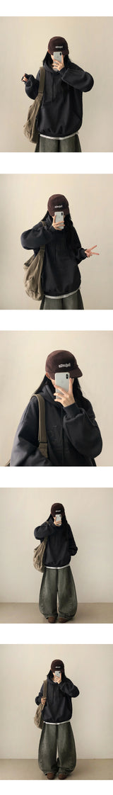 May Baguette Embroidered Lettering Fleece Campcap
