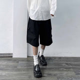Side-Studded Pleated Baggy Shorts
