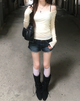 VネックTシャツ