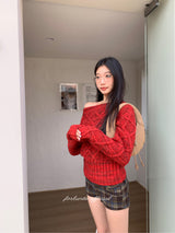 レッドグラデーションオフバランスショルダーニット